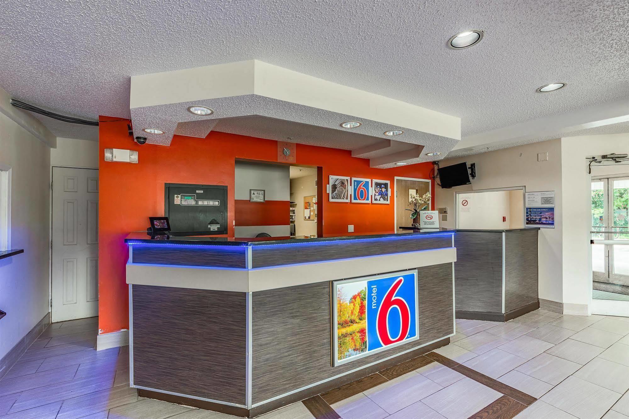 Motel 6-Charlotte, Nc - University Экстерьер фото