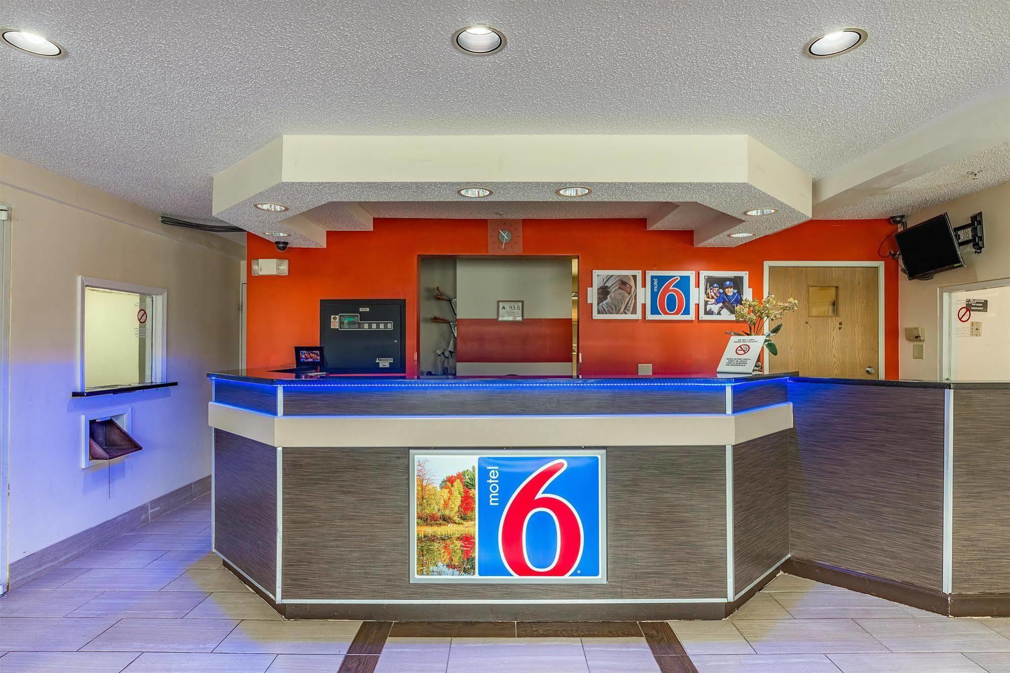 Motel 6-Charlotte, Nc - University Экстерьер фото