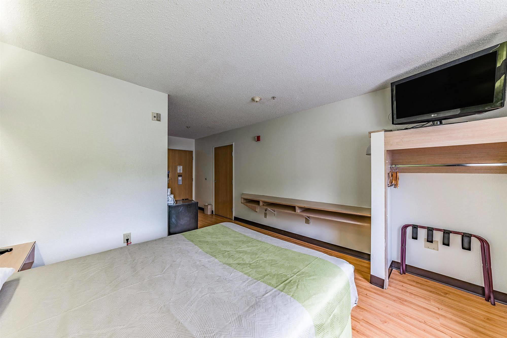Motel 6-Charlotte, Nc - University Экстерьер фото