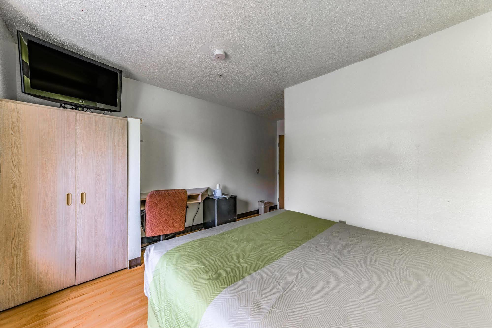Motel 6-Charlotte, Nc - University Экстерьер фото