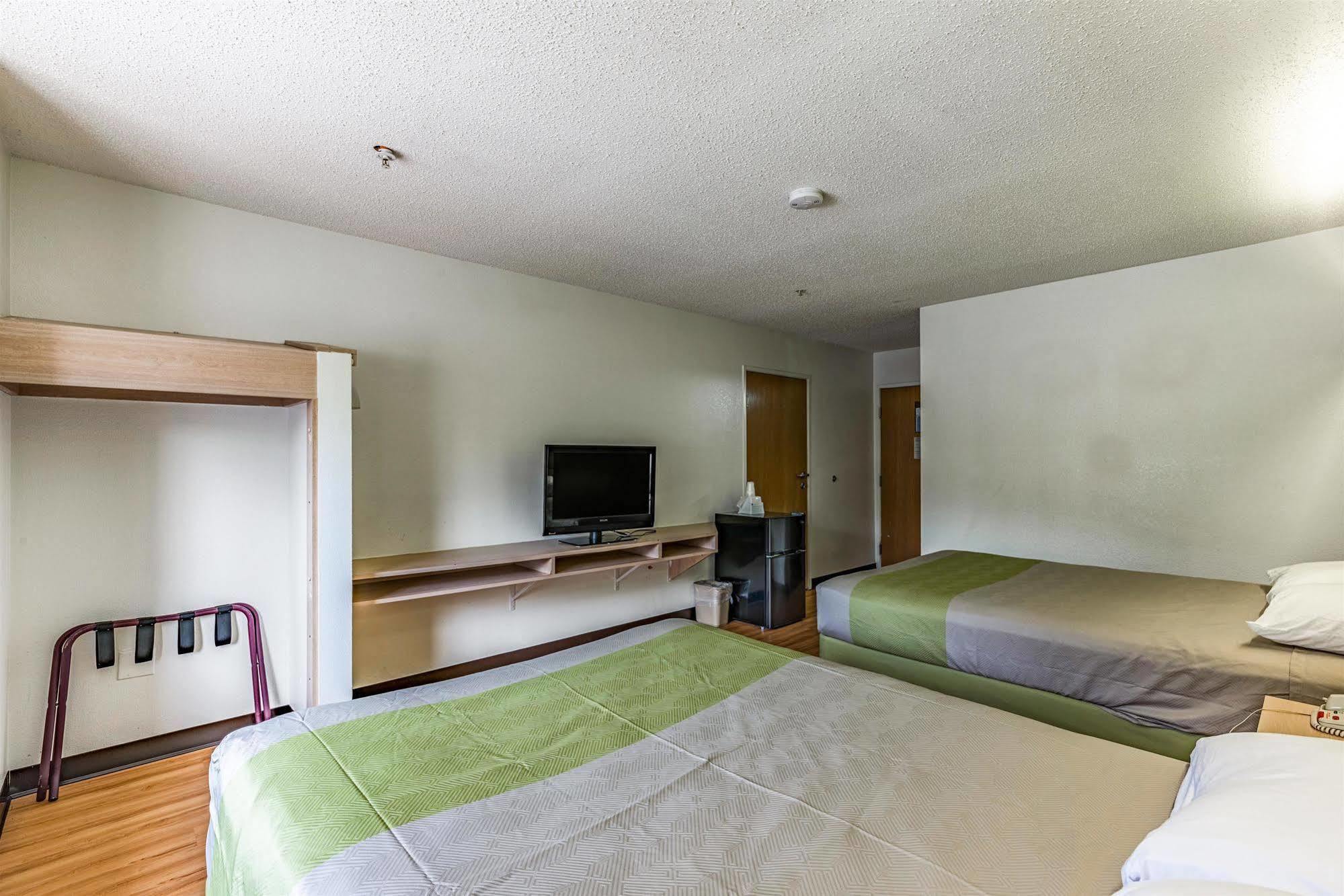 Motel 6-Charlotte, Nc - University Экстерьер фото